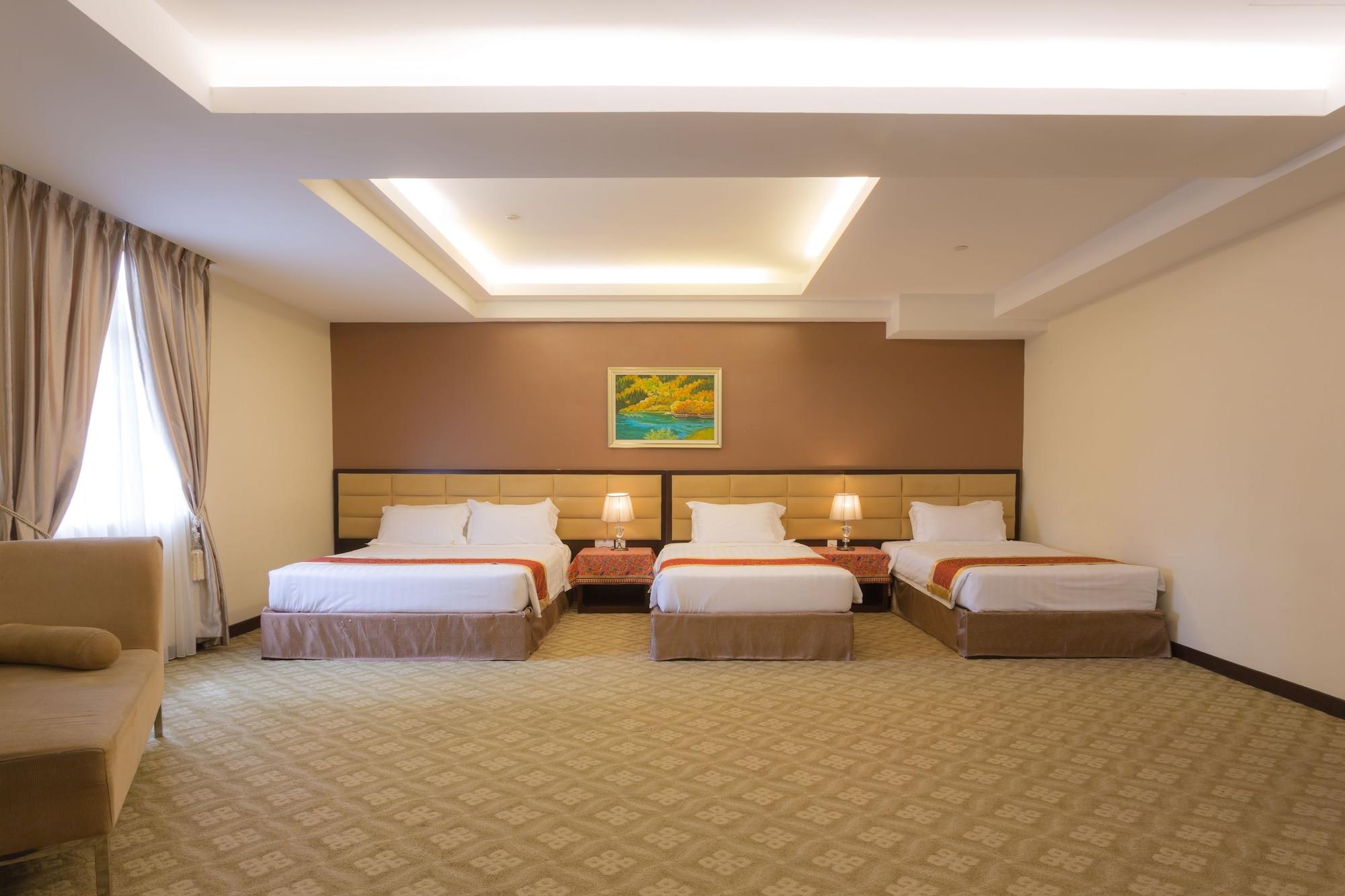 Hallmark Crown Hotel Malacca Exteriör bild