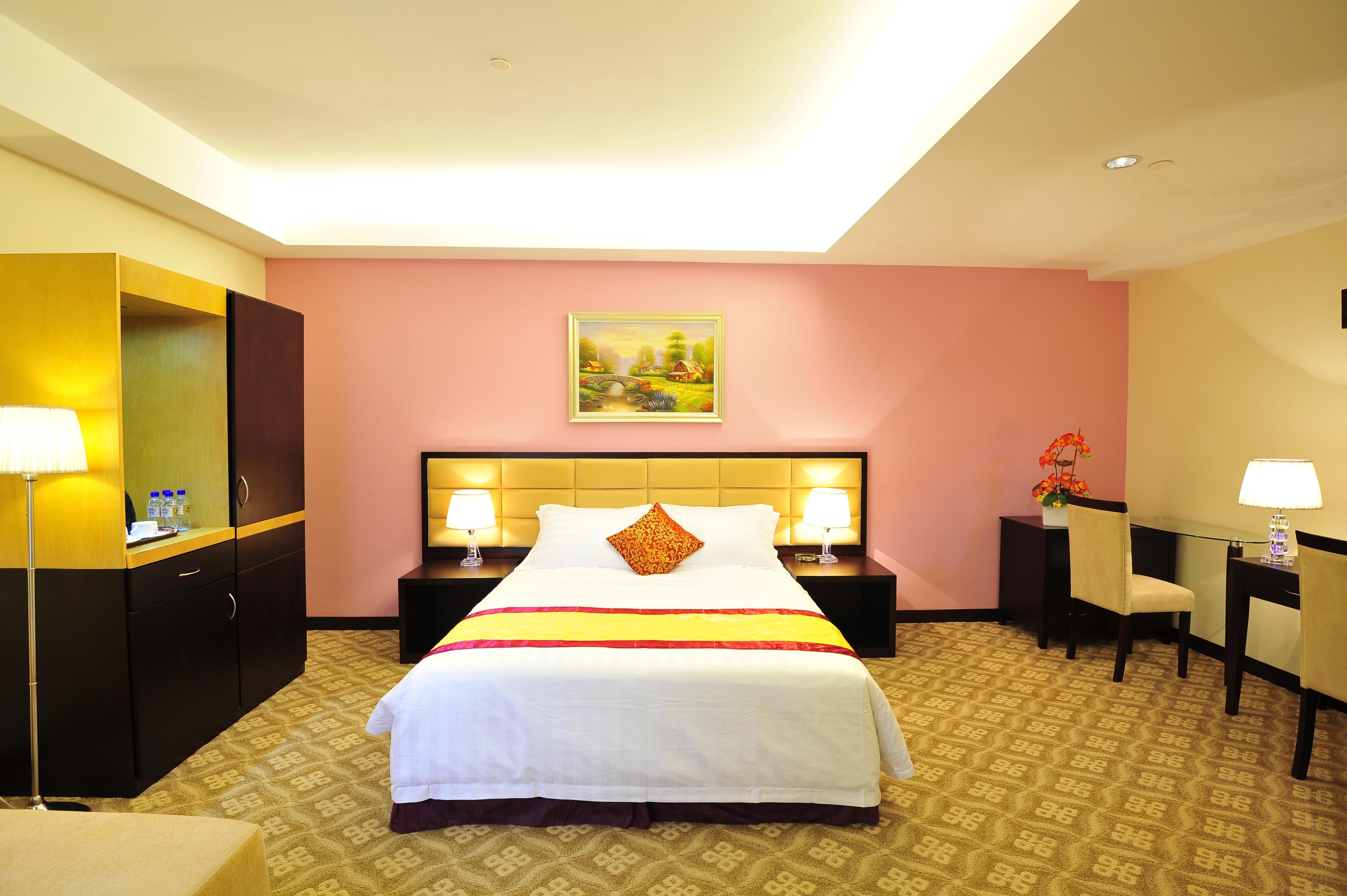 Hallmark Crown Hotel Malacca Exteriör bild
